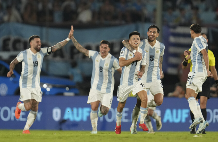 VIDEO: Argentina defeats Uruguay and are one point away from World Cup qualification